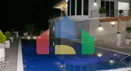 Две виллы класса люкс в комплексе