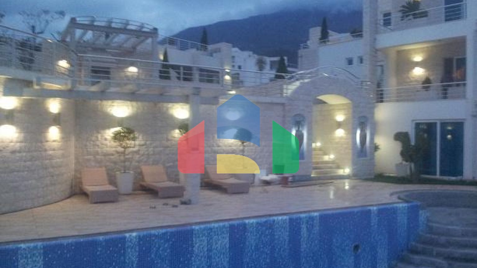 Две виллы класса люкс в комплексе