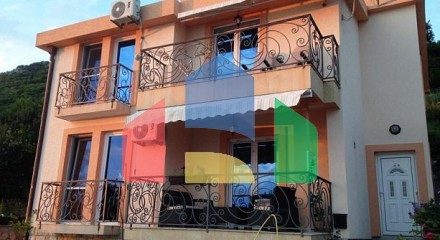 House in Bar with sea view