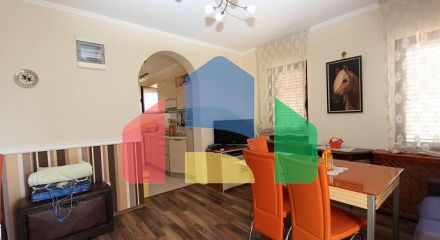 Вилла с видом на море и горы в Баре