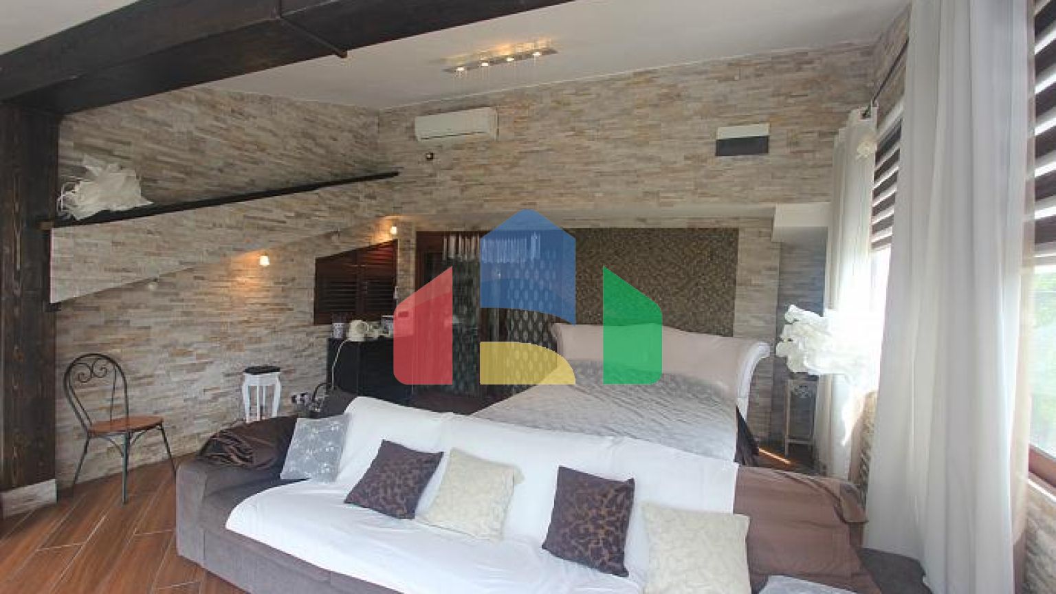 Вилла с видом на море и горы в Баре