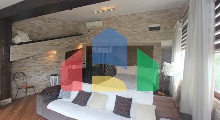 Вилла с видом на море и горы в Баре