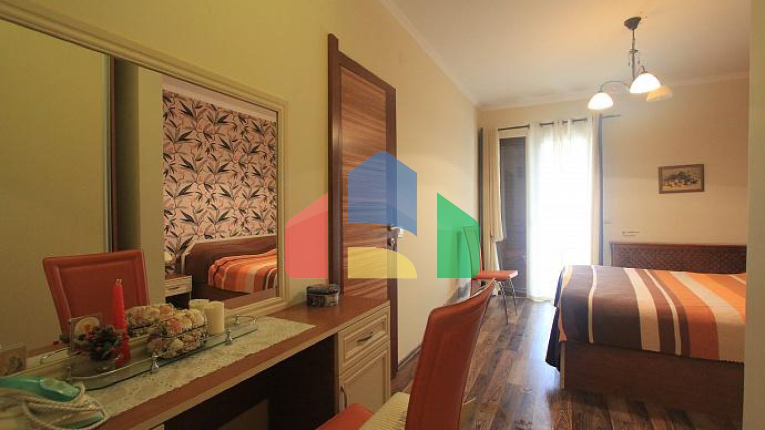 Вилла с видом на море и горы в Баре