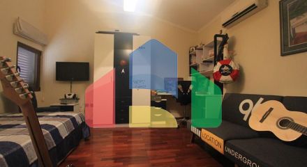 Вилла с видом на море и горы в Баре