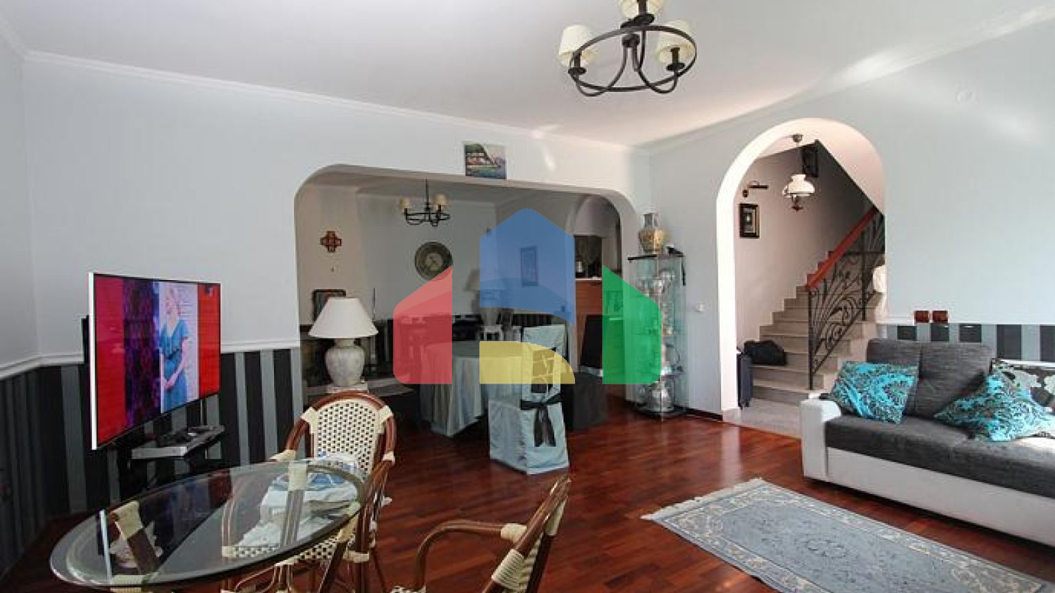 Вилла с видом на море и горы в Баре