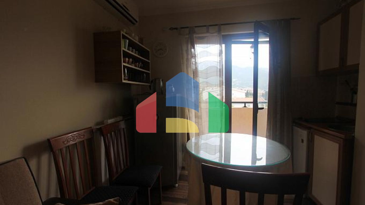 Вилла с видом на море и горы в Баре