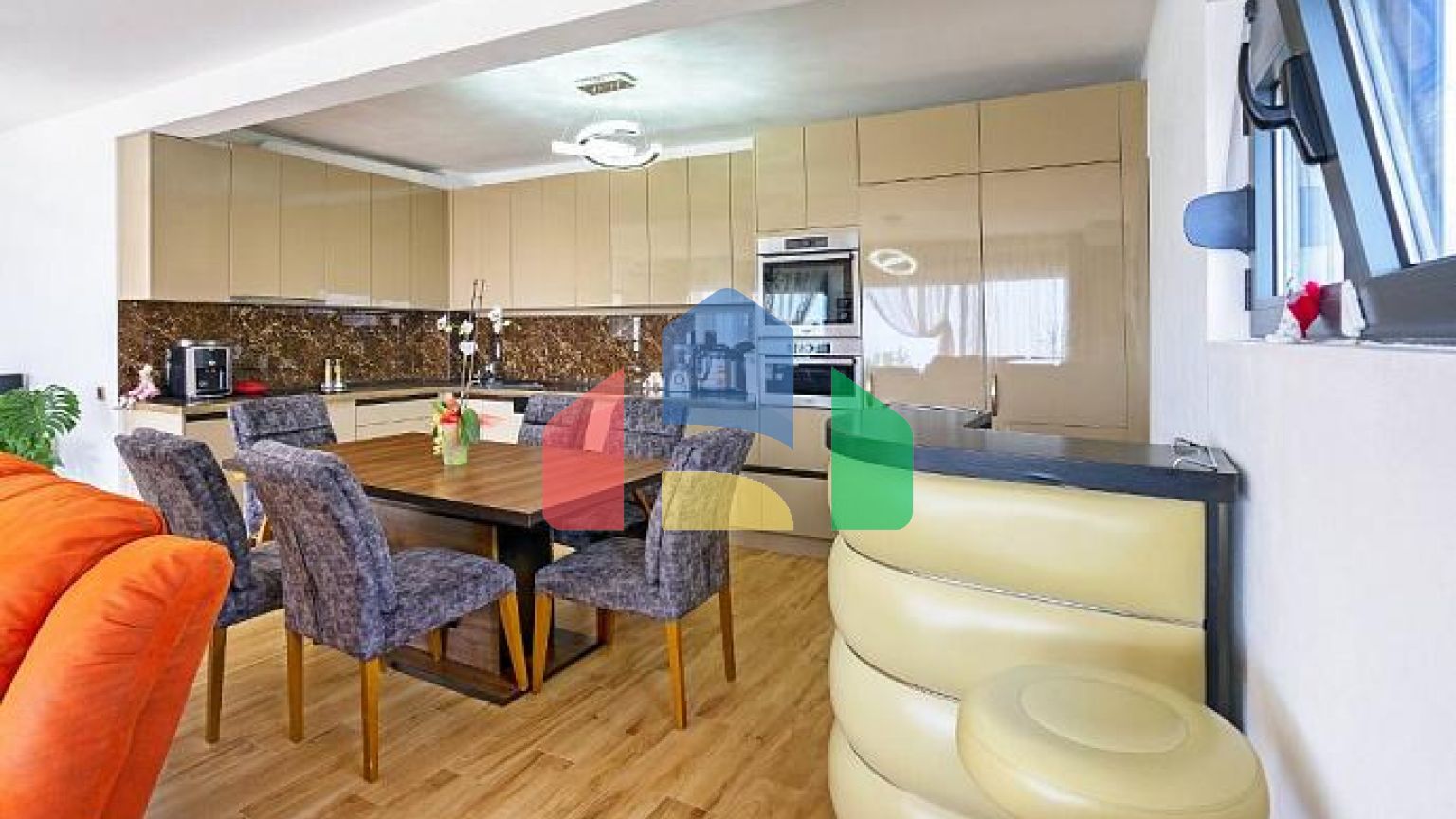 Современная вилла в Шушань