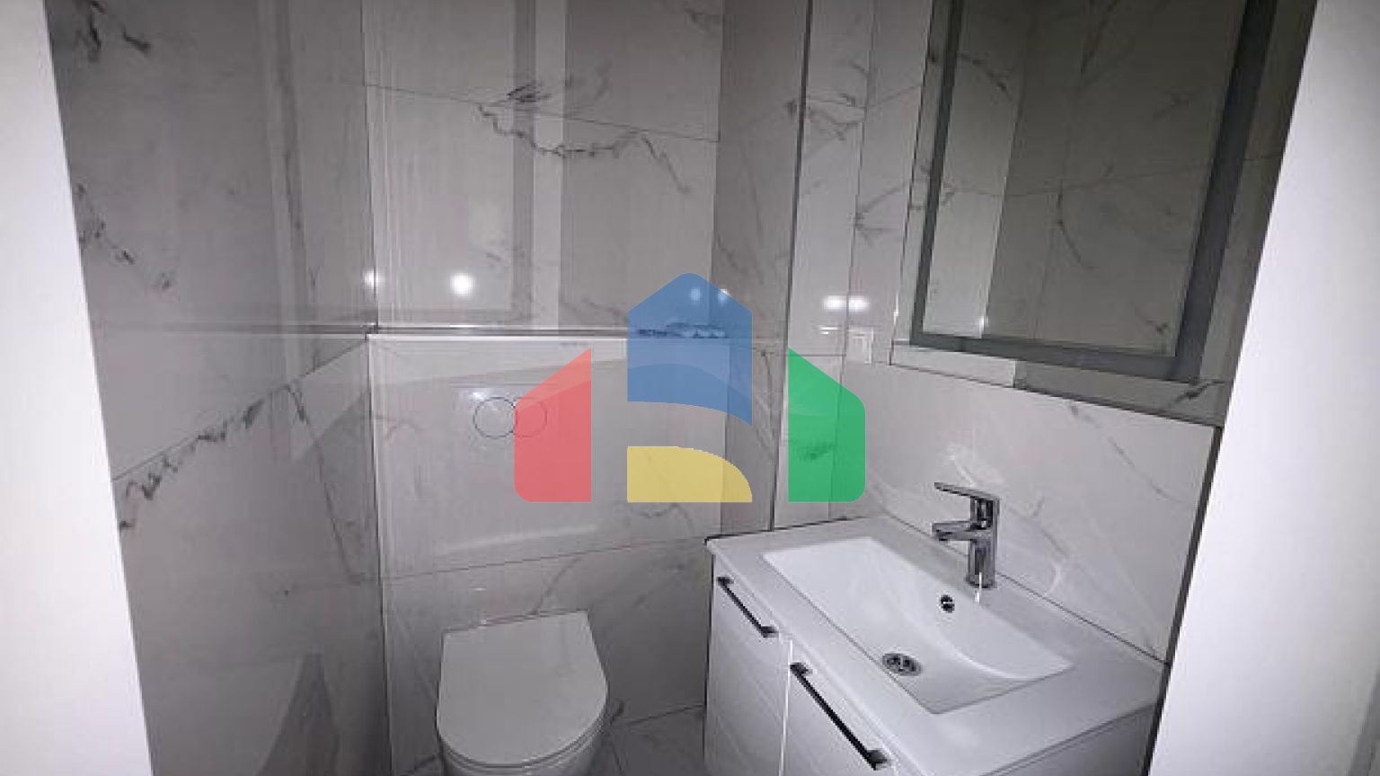 Светлая Двухкомнатная Квартира в Баре