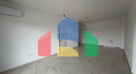 Светлая Двухкомнатная Квартира в Баре