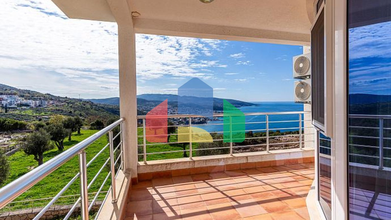 Вилла класса люкс в Баре