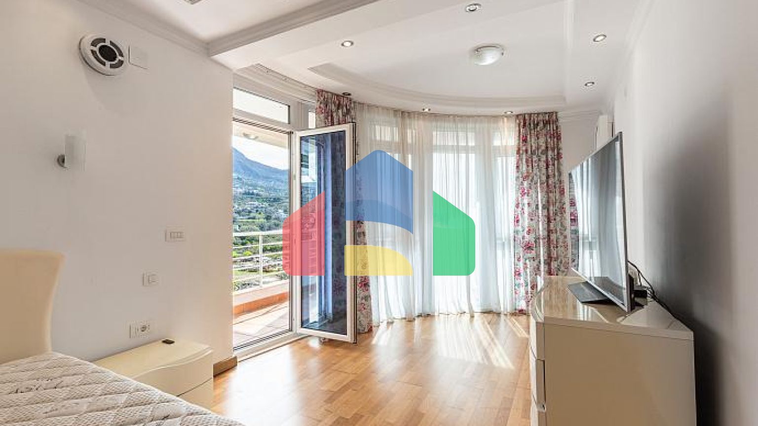 Вилла класса люкс в Баре