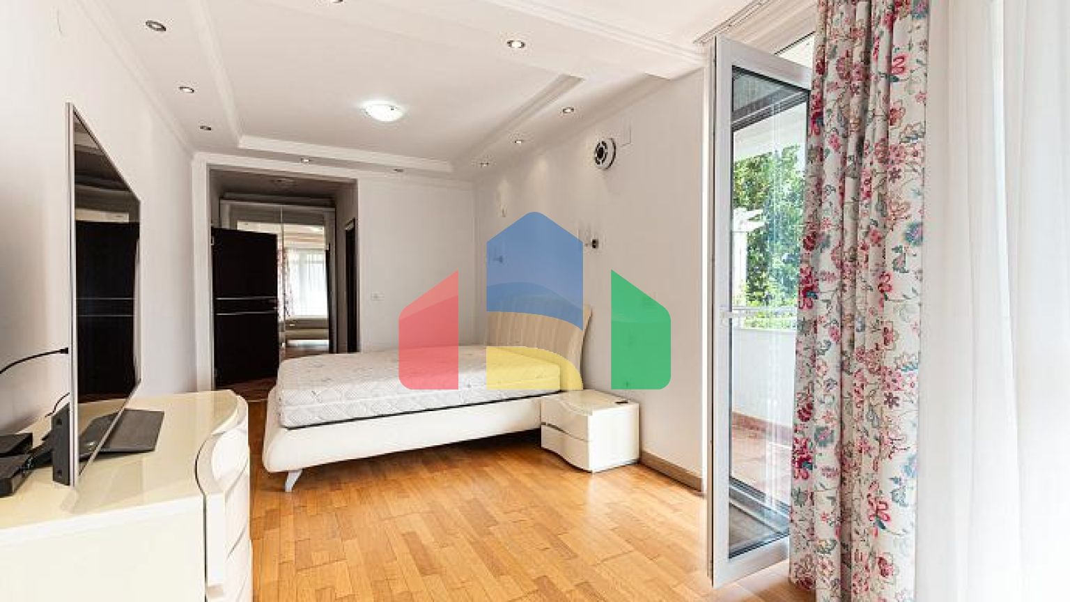 Вилла класса люкс в Баре