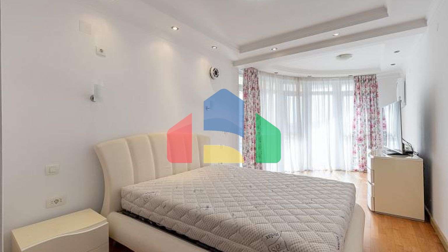 Вилла класса люкс в Баре