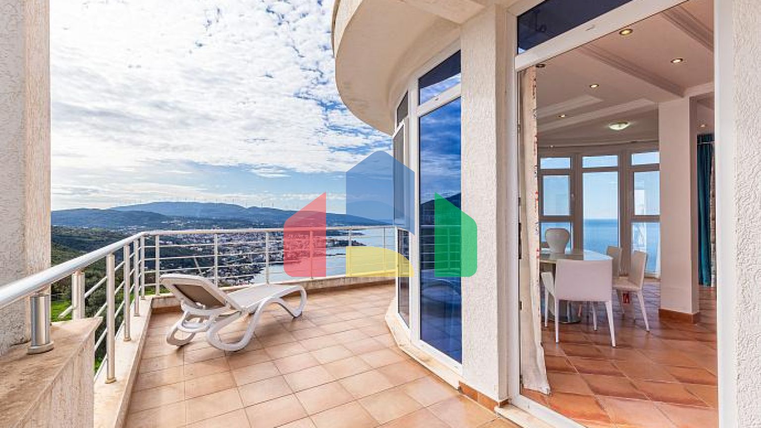 Вилла класса люкс в Баре