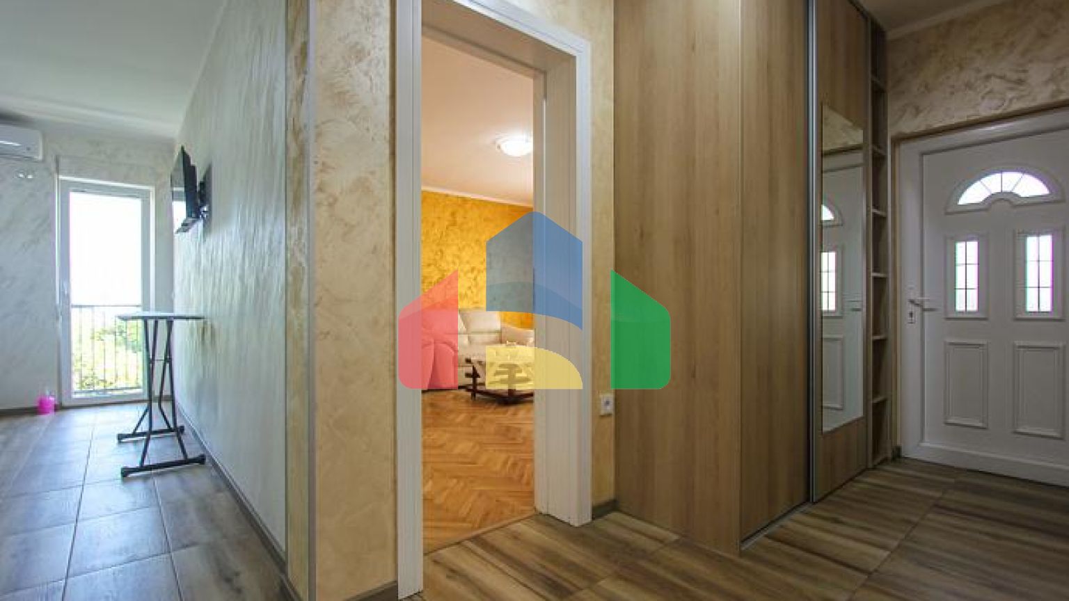 Квартиры с 2 спальнями в очаровательном 3-этажном доме в Баре