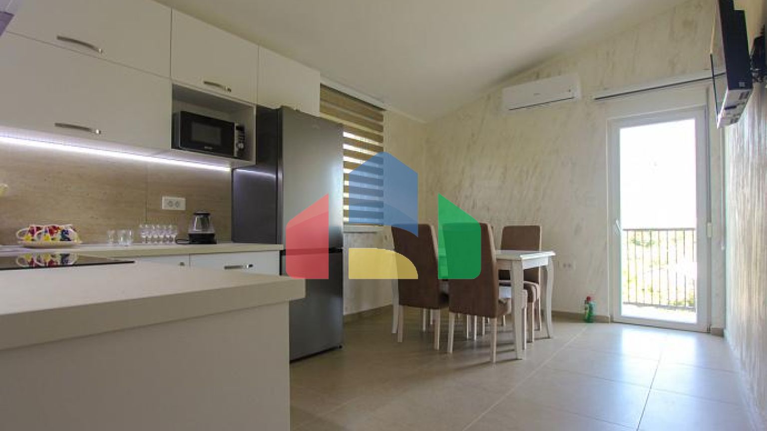 Квартиры с 2 спальнями в очаровательном 3-этажном доме в Баре