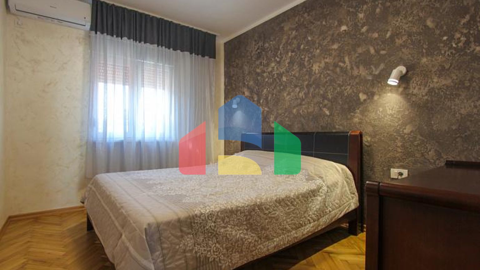 Квартиры с 2 спальнями в очаровательном 3-этажном доме в Баре