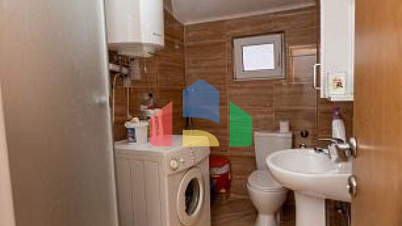 Просторный дом в Баре