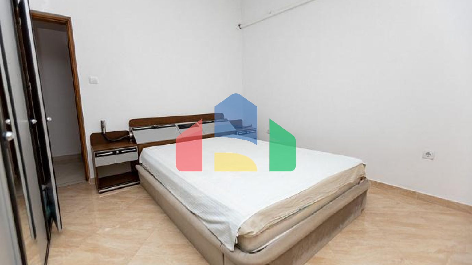 Просторный дом в Баре