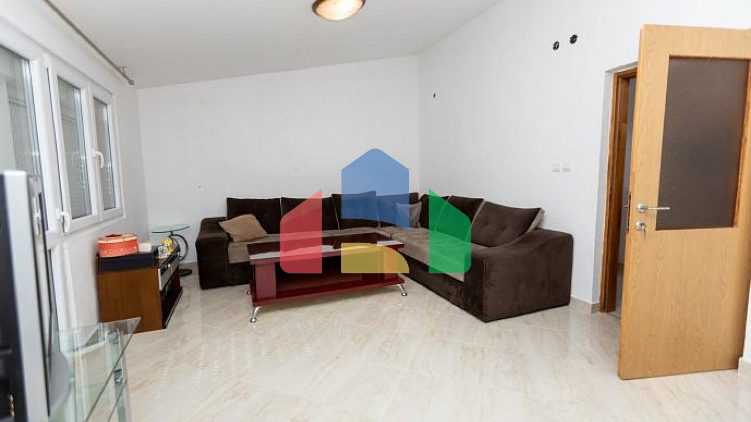 Просторный дом в Баре