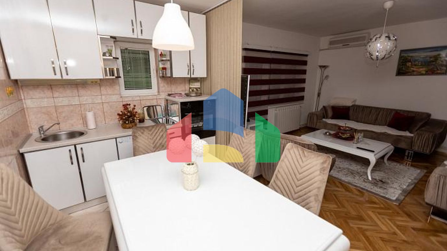 Просторный дом в Баре