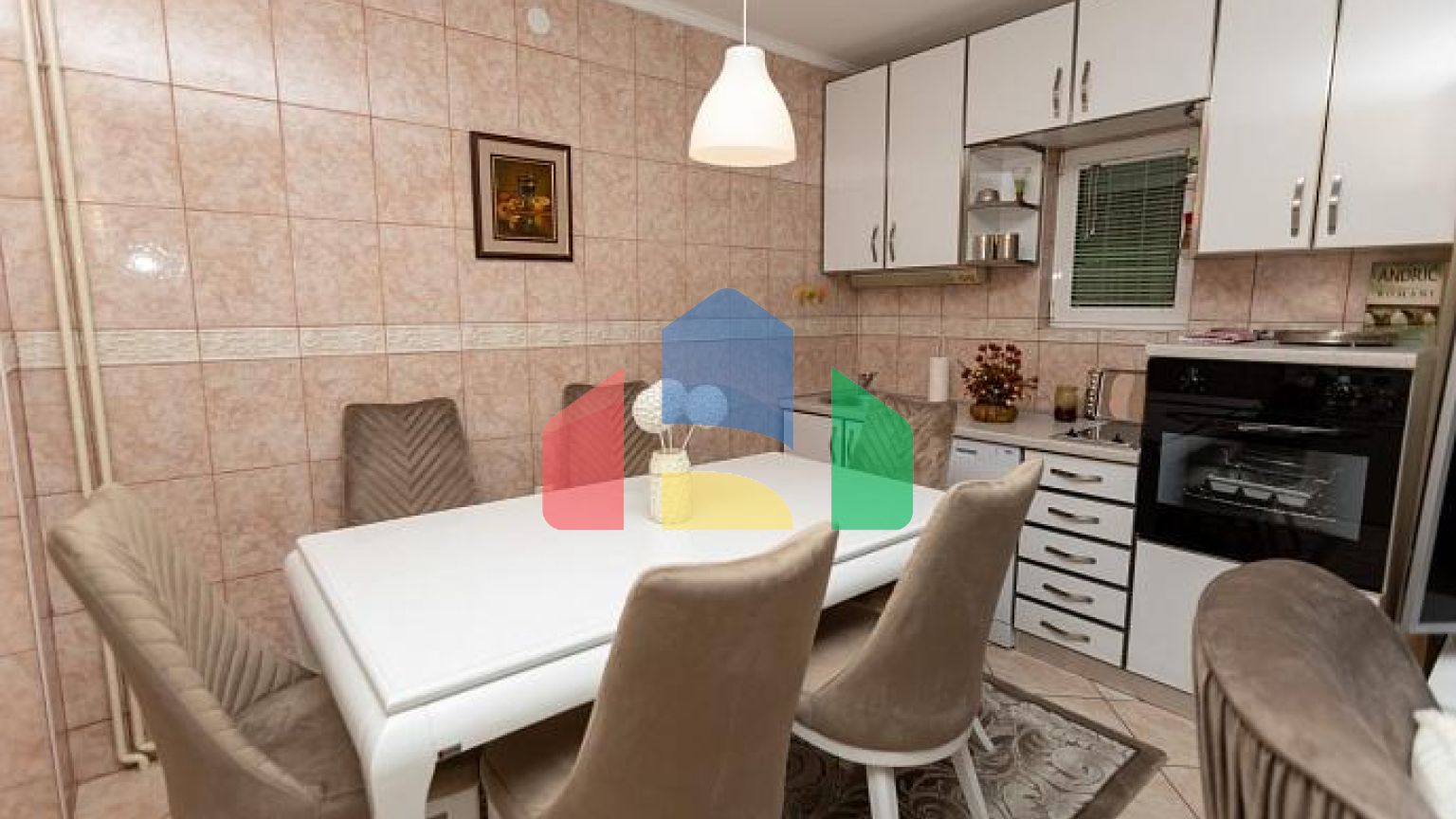 Просторный дом в Баре