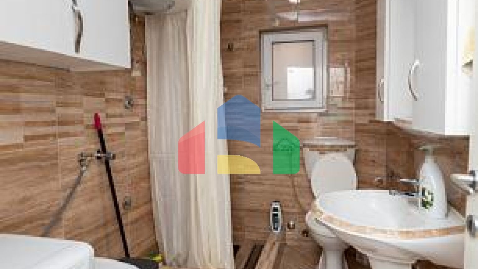 Просторный дом в Баре