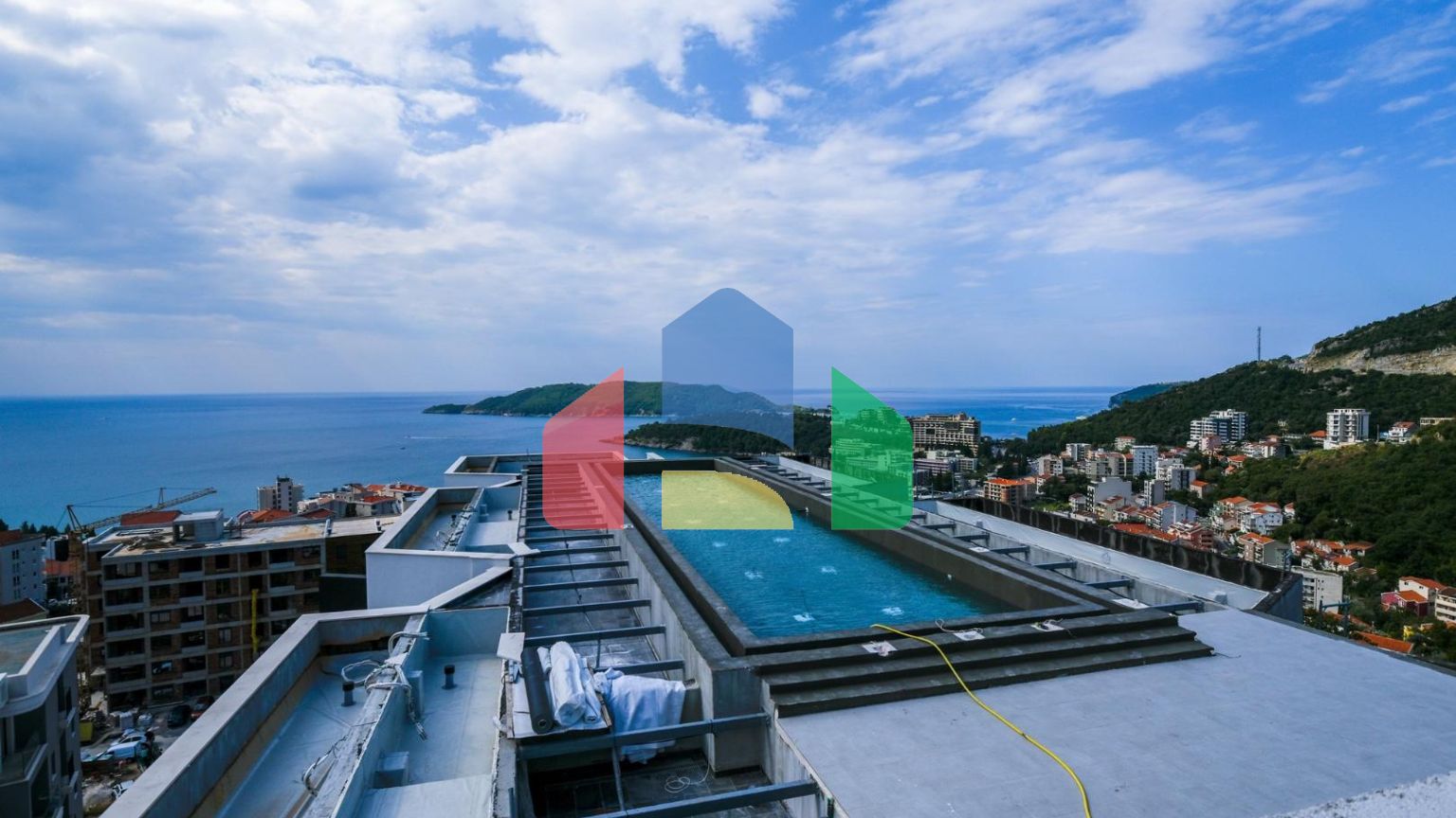 Апартаменты в Бечичи в комплексе Vuelo Sobre Becici