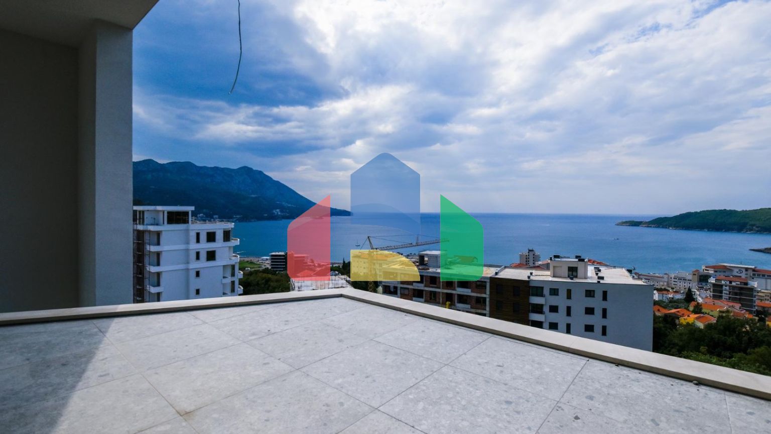 Апартаменты в Бечичи в комплексе Vuelo Sobre Becici