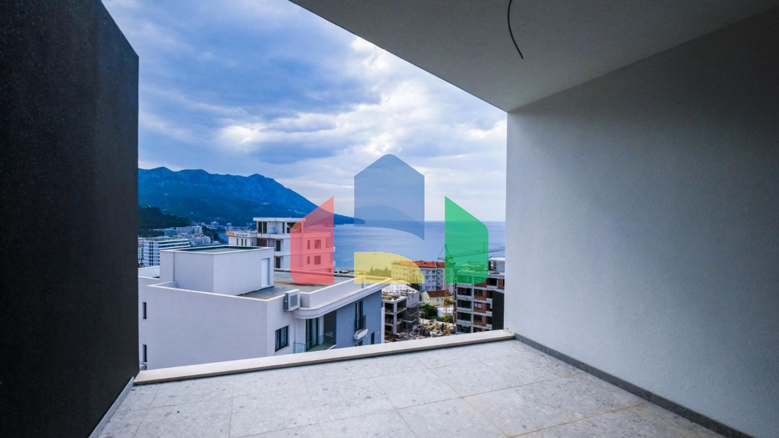 Апартаменты в Бечичи в комплексе Vuelo Sobre Becici