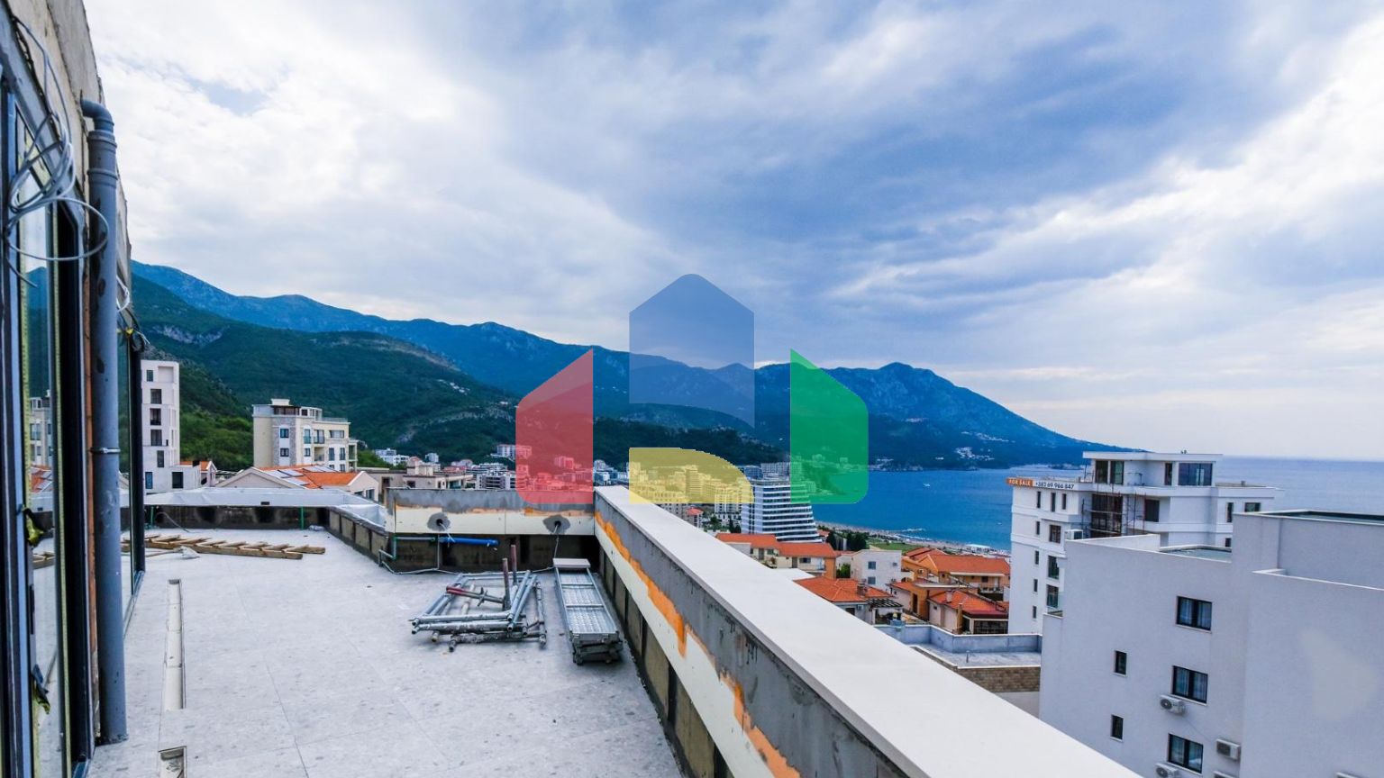 Апартаменты в Бечичи в комплексе Vuelo Sobre Becici