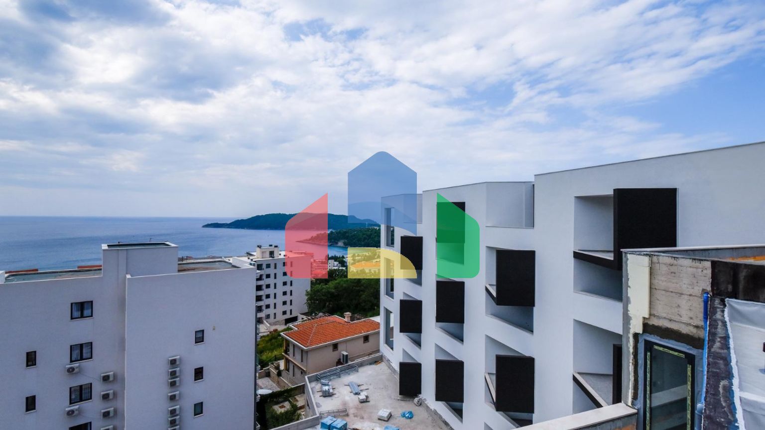 Апартаменты в Бечичи в комплексе Vuelo Sobre Becici