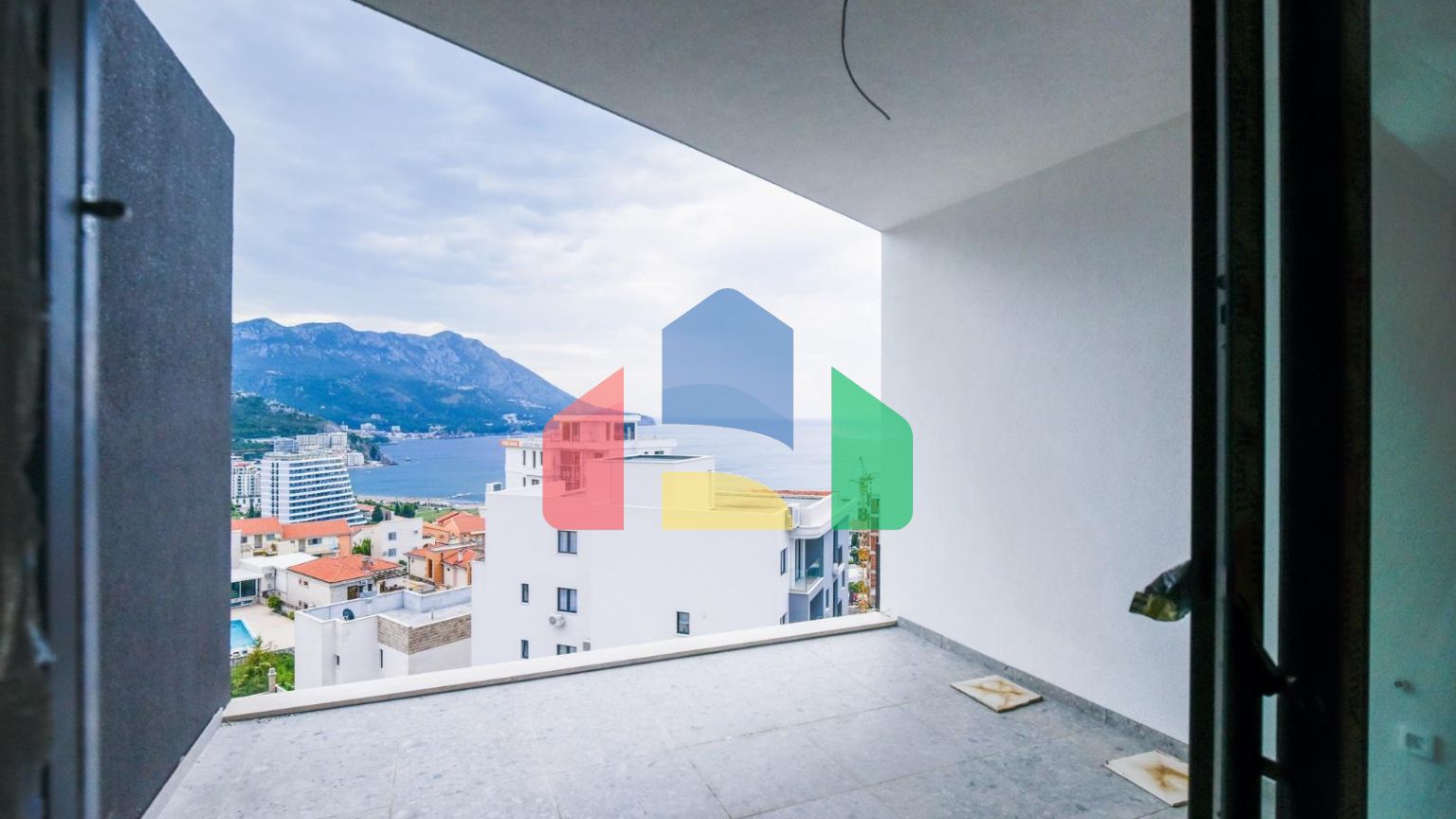 Апартаменты в Бечичи в комплексе Vuelo Sobre Becici