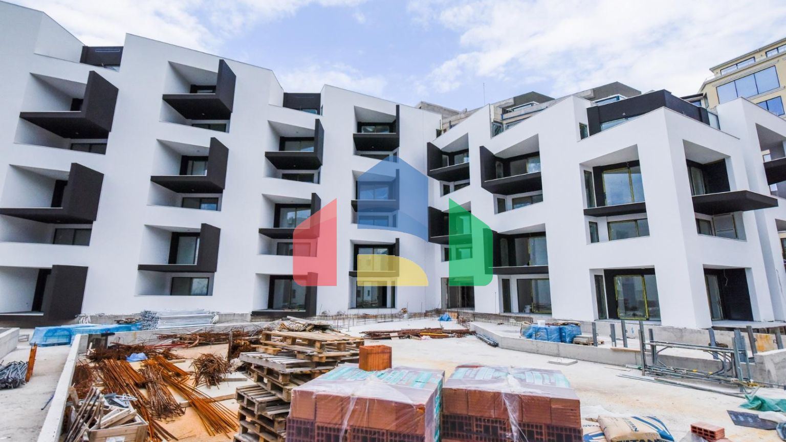 Апартаменты в Бечичи в комплексе Vuelo Sobre Becici