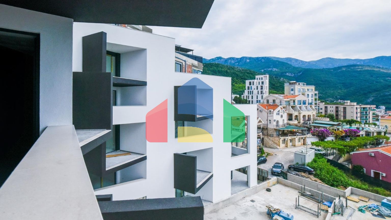 Апартаменты в Бечичи в комплексе Vuelo Sobre Becici