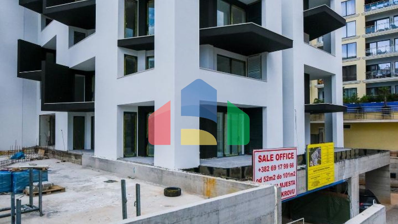 Апартаменты в Бечичи в комплексе Vuelo Sobre Becici