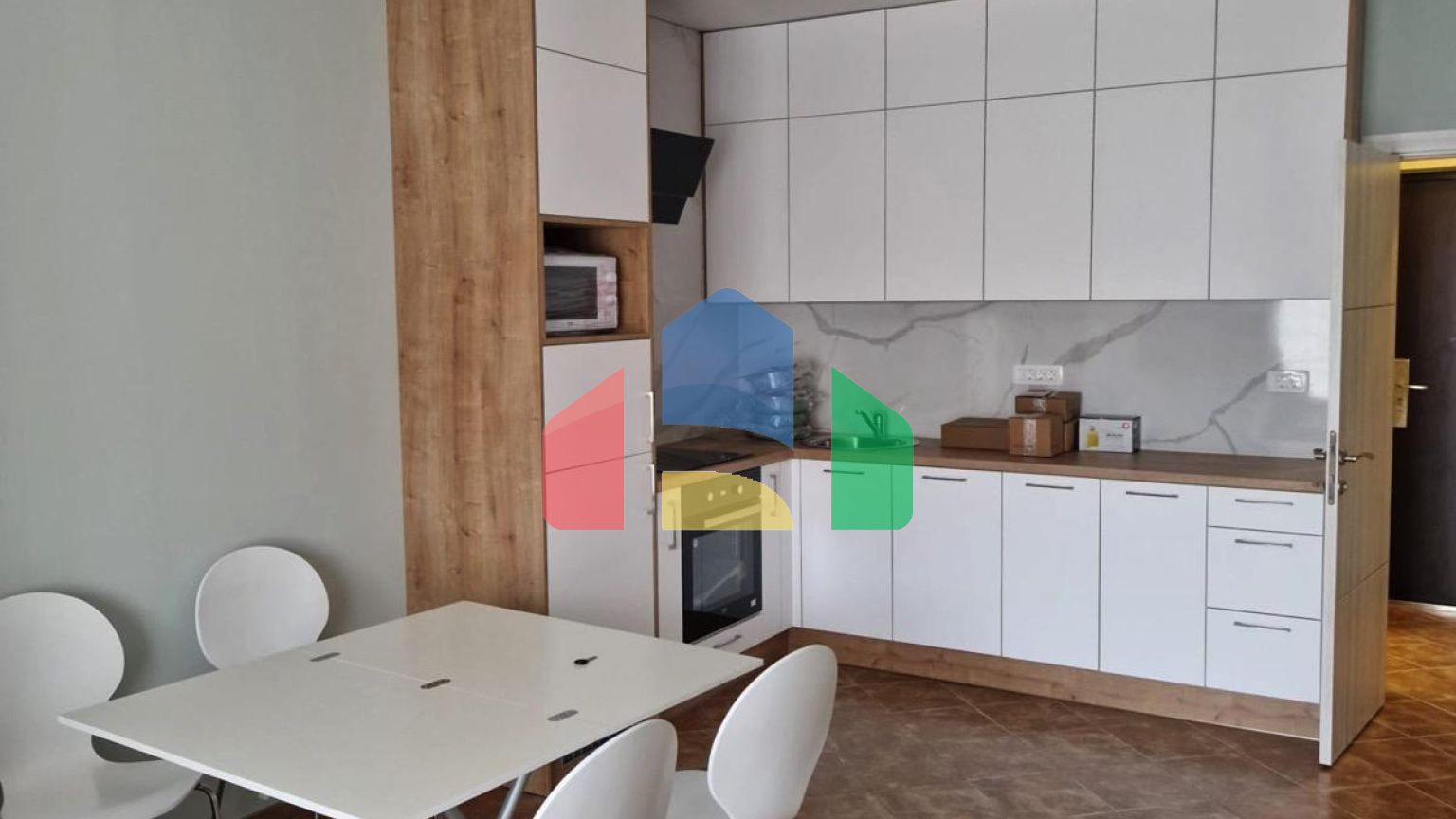 Просторная квартира-студия в жилом комплексе премиум класса рядом с пляжем