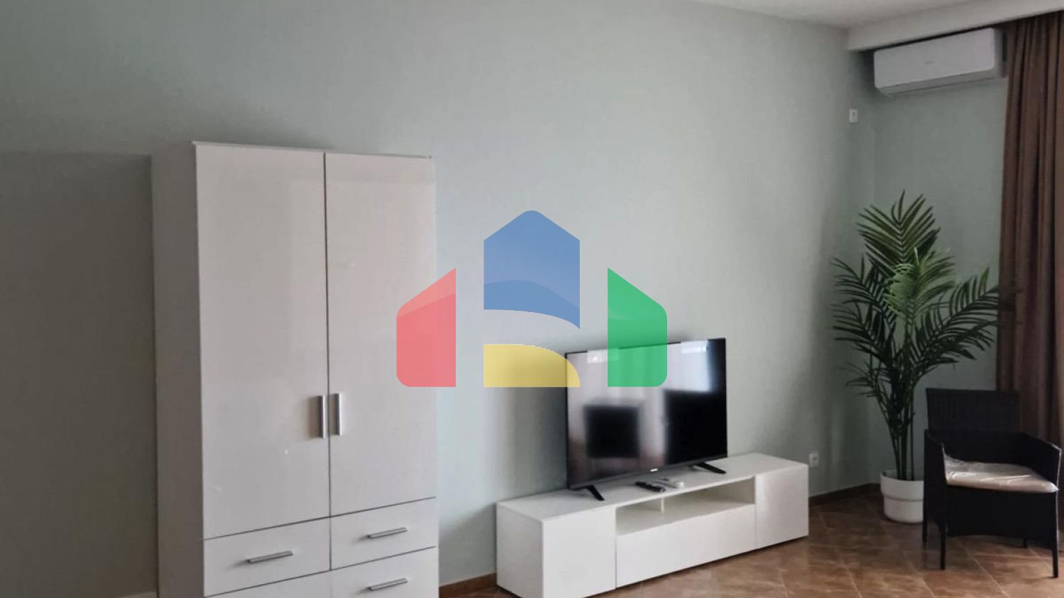 Просторная квартира-студия в жилом комплексе премиум класса рядом с пляжем