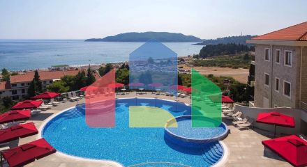 Просторная квартира-студия в жилом комплексе премиум класса рядом с пляжем