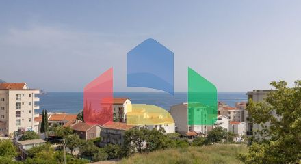 Apartment in Becici with panoramic sea views