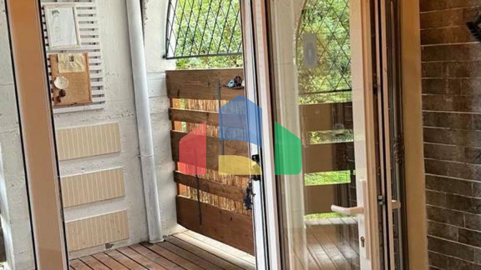 Отель в Бечичи на 17 апартаментов