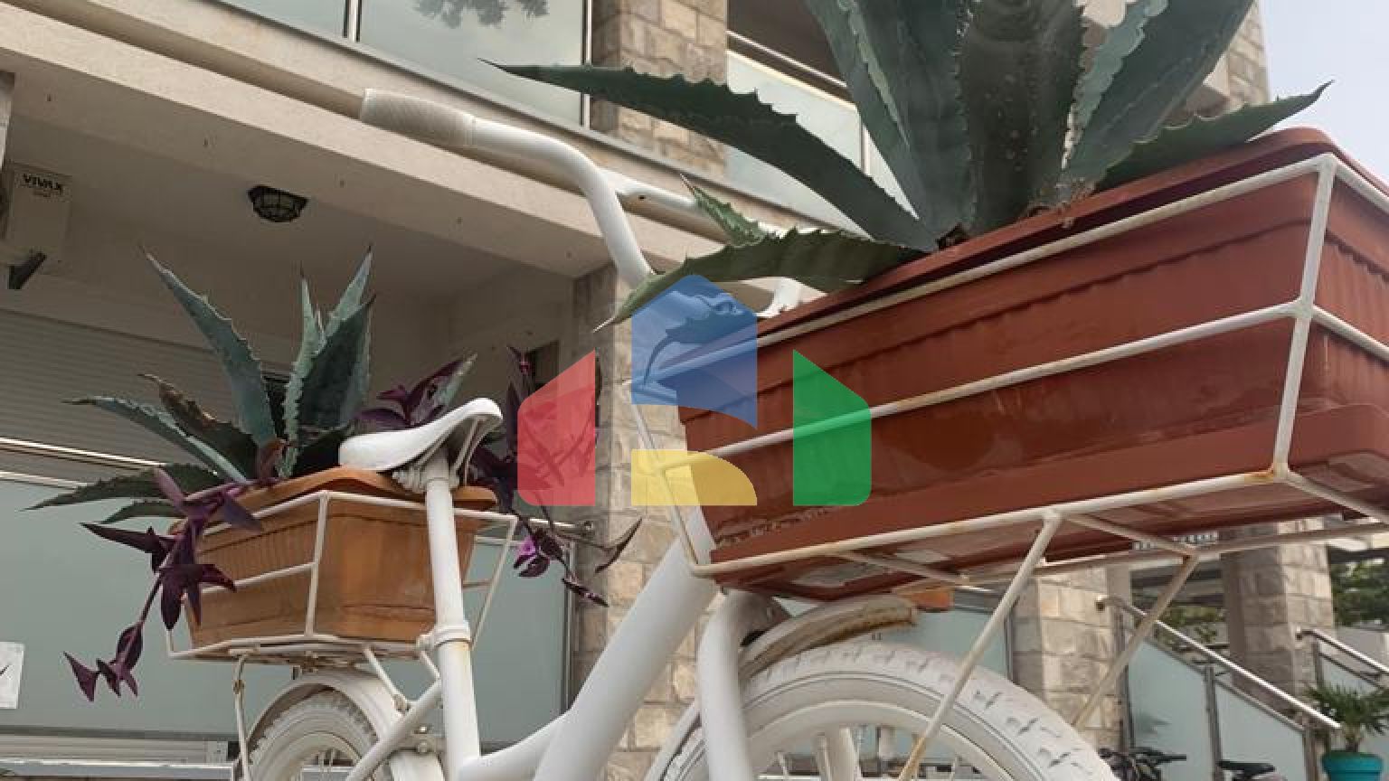 Отель в Бечичи на 17 апартаментов