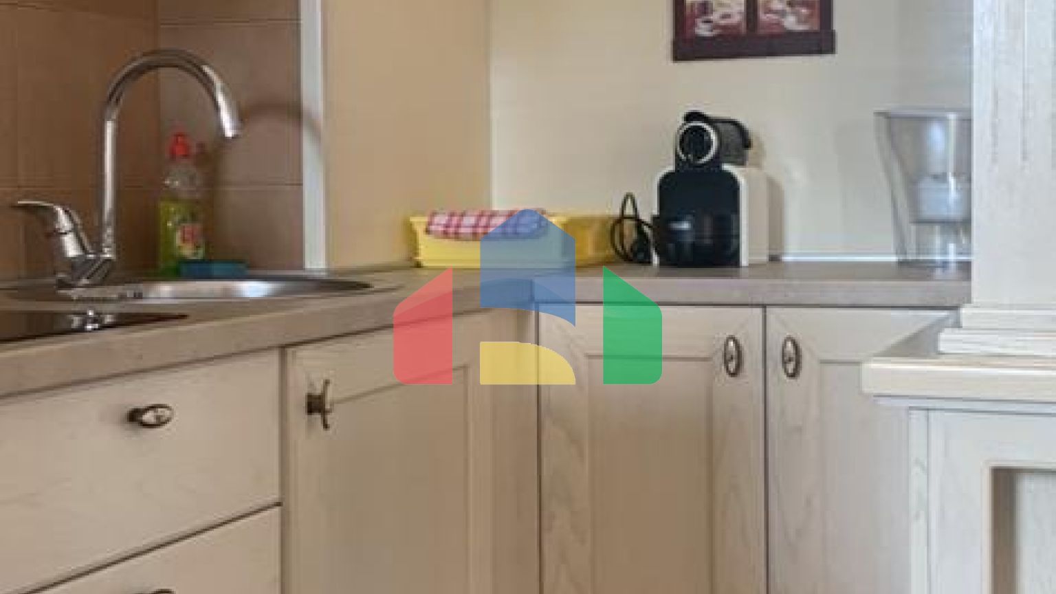 Отель в Бечичи на 17 апартаментов