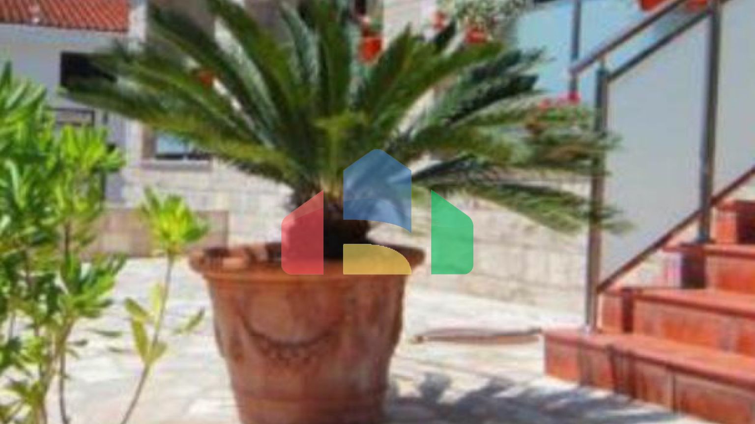 Отель в Бечичи на 17 апартаментов