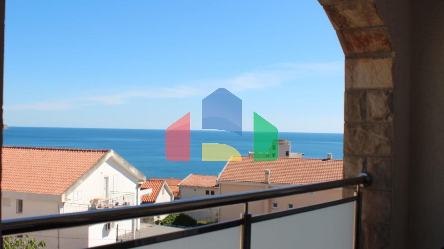 Отель в Бечичи 17 апартаментов