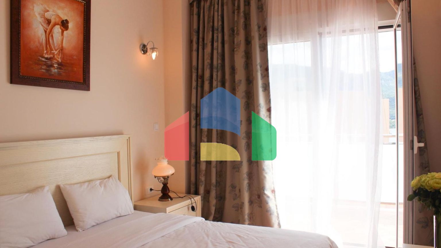 Отель в Бечичи 17 апартаментов