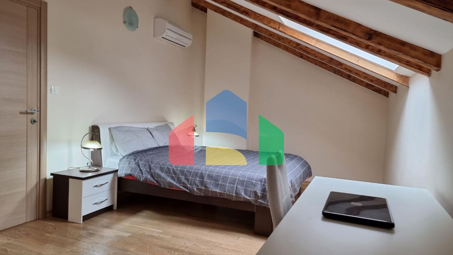 Просторная квартира в хорошей локации  в Бечичи