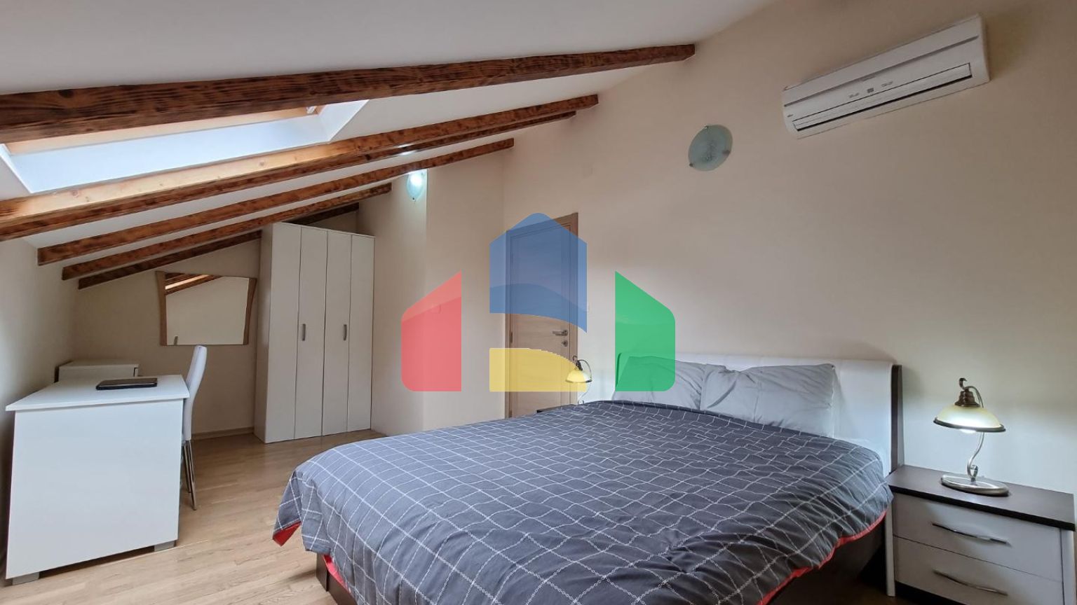 Просторная квартира в хорошей локации  в Бечичи