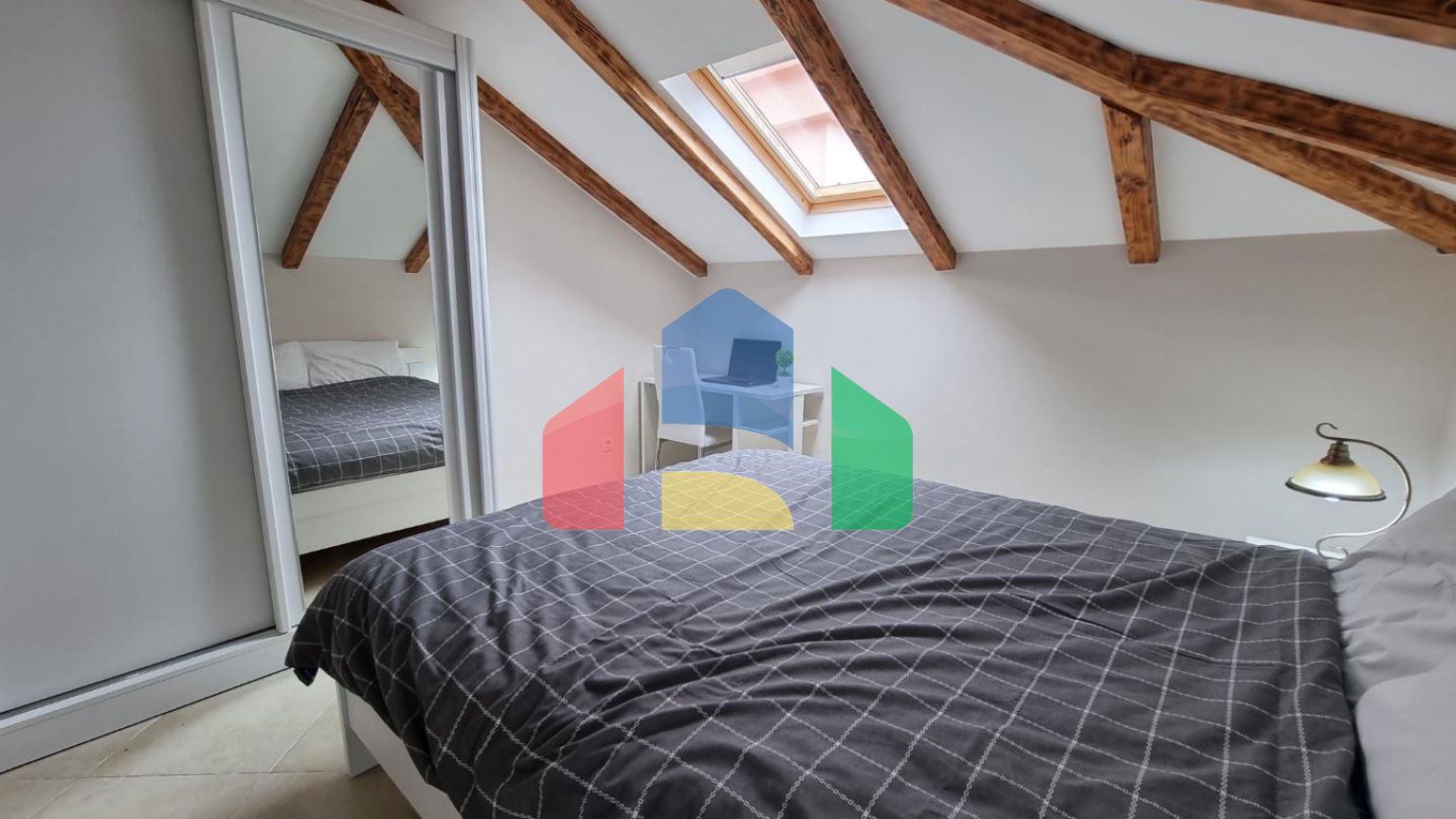 Просторная квартира в хорошей локации  в Бечичи