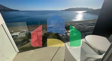 Luxury apartment with 1 bedroom on the 1st line of the sea